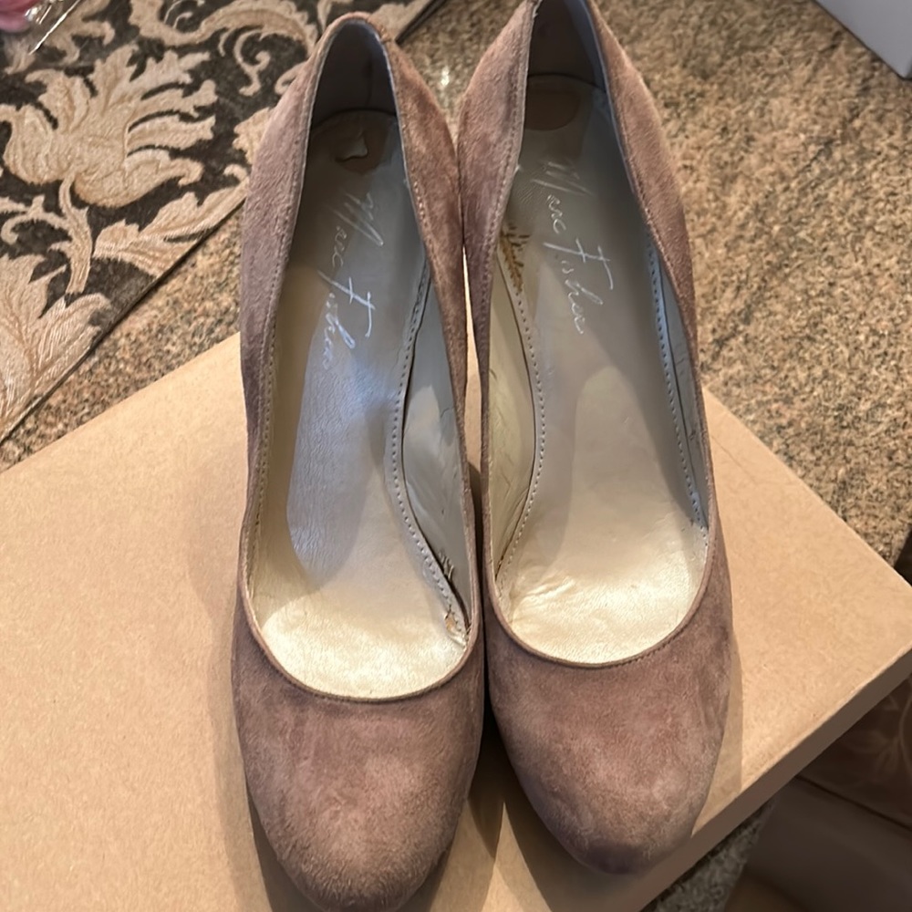 MARC FISHER Tan Heels Size 9.5.  Worn a handful of times